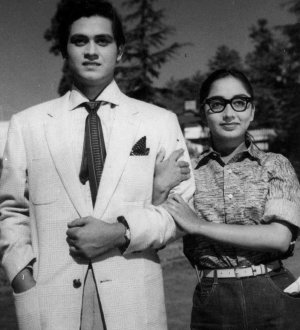 జాయ్ ముఖర్జీ, సాధన Picture