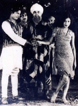 ఆలం ఆరా Picture